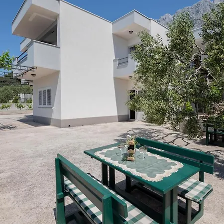 Appartement Two-bedroom In Makarska